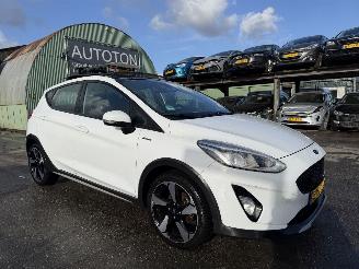 Unfallwagen Ford Fiesta 1.0 Ecoboost 74KW Active Pano Clima Navi Led 2019/8
