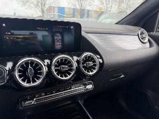 Mercedes EQA 67 kWh 140KW AMG solution Business Sfeerverlichting Clima Navi Camera NAP picture 18
