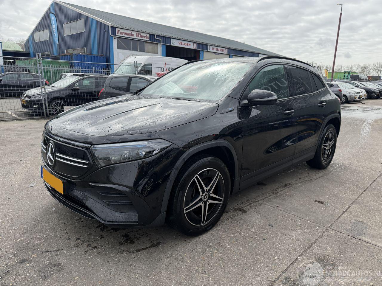 Mercedes EQA 67 kWh 140KW AMG solution Business Sfeerverlichting Clima Navi Camera NAP