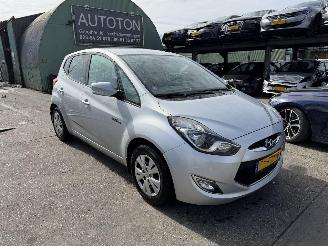 Damaged car Hyundai Ix20 1.6i 92KW Airco i-Motion NAP 2011/4