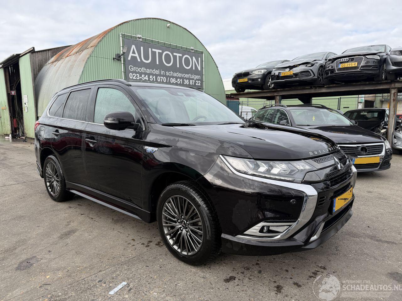 Mitsubishi Outlander 2.4 PHEV 99KW Autom. Clima Navi Schuifdak S-Edition NAP
