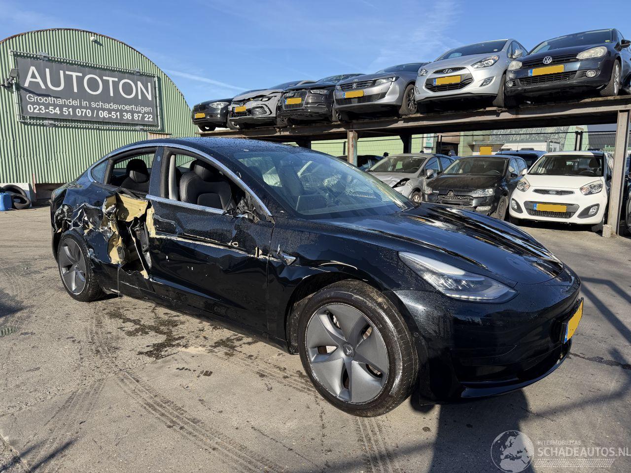 Tesla Model 3 60 kWh 175KW RWD Standard Plus Pano Clima Navi Led NAP