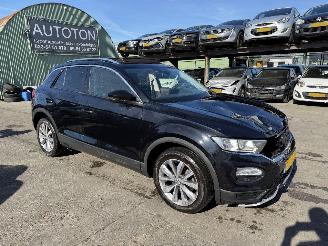 Coche accidentado Volkswagen T-Roc 1.0 TSI 85KW Pano Clima Navi Camera Led Sport 2019/3