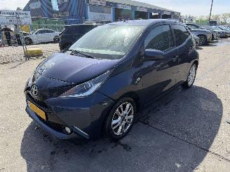 skadebil auto Toyota Aygo 1.0 VVT-I 51KW X-JOY Clima Navi Led Camera 2018/2