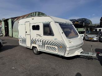 skadebil caravan Beyerland  400-D Vitesse Tent midden keuken wc luifel 1995/1