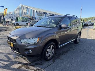 Voiture accidenté Mitsubishi Outlander 2.0 108KW Autom. Clima Navi Edition One NAP 2012/1