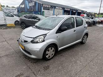 Schadeauto Toyota Aygo 1.0-12V 50KW 5-Deurs 2008/6