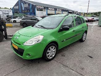 Avarii autoturisme Renault Clio 1.2-16V 55KW Navi Airco Authentique 2012/4