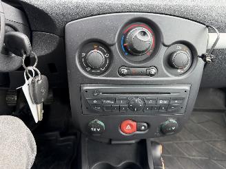 Renault Clio 1.2-16V 55KW Navi Airco Authentique picture 13