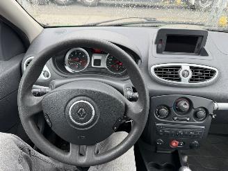 Renault Clio 1.2-16V 55KW Navi Airco Authentique picture 10
