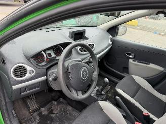 Renault Clio 1.2-16V 55KW Navi Airco Authentique picture 7