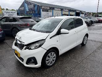 Voiture accidenté Peugeot 108 1.0 e-VTI 50KW Airco Led 5-Drs Active NAP 2015/9