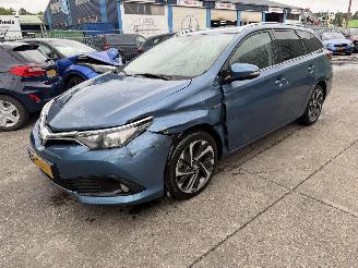 Unfallwagen Toyota Auris Touring Sports 1.8 Hybrid 73KW Autom. Navi Clima Camera Business Pro 2016/3