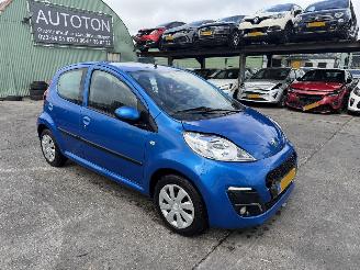 skadebil auto Peugeot 107 1.0 50KW Airco Led Active NAP 2012/11