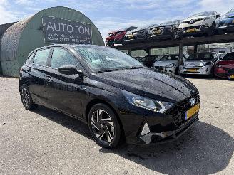 Vaurioauto  passenger cars Hyundai I-20 1.0 T-GDI Autom. 74KW Clima Navi Camera Comfort Smart NAP 2021/5