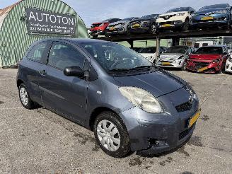 krockskadad bil auto Toyota Yaris 1.0 VVTi 51KW Navi Airco NAP 2009/3