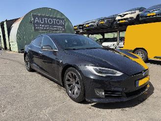 damaged passenger cars Tesla Model S 75D 245KW Clima Navi Pano 360 Camera NAP 2018/12