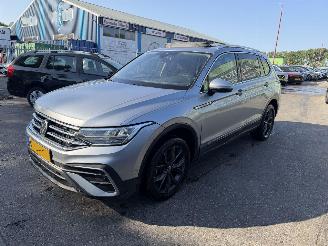 krockskadad bil auto Volkswagen Tiguan 1.5 TSI DSG Pano Allspace Clima Navi Camera Virt Dash NAP 2023/1