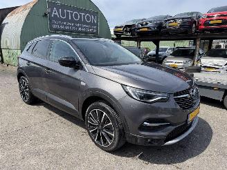 uszkodzony samochody osobowe Opel Grandland 1.6 Turbo 147KW Hybrid4 Autom. 4WD Business Executive Clima Navi Led Xenon 2020/11