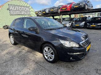 skadebil auto Peugeot 308 1.6 Bluehdi 88KW Pano Clima Navi Executive Bleu Lease 5-Drs NAP 2015/12