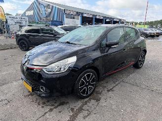 skadebil auto Renault Clio 0.9 TCE 66KW Clima Navi Led Expression NAP 2013/9