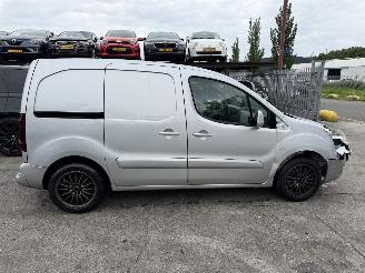 Peugeot Partner 1.6 e-HDI 66KW Autom. Navi Clima Led Schuifdeur picture 15
