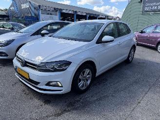 Vaurioauto  passenger cars Volkswagen Polo 1.0 TSI 70KW Clima Navi 5-Drs Comfortline NAP 2019/1
