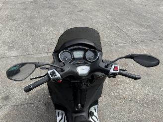 Piaggio MP3 300 HPE Sport 19kW picture 9