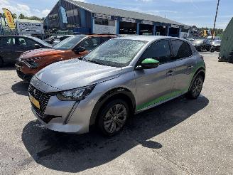 krockskadad bil auto Peugeot e-208 50 kWh EV Allure Pack Clima Navi Led 5-Drs NAP 2023/6