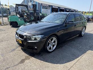 damaged passenger cars BMW 3-serie 318I 100KW Autom. M Sport Clima Navi Leer Led Navi NAP 2019/6