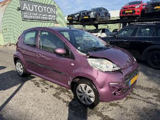 Coche accidentado Peugeot 107 1.0 Active Airco Led 5-Deurs NAP 2013/10