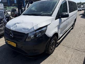 Coche accidentado Mercedes Vito 116CDI 120KW 8-Pers  Automaat Tourer Lang Airco Pro NAP 2023/1