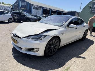 Coche accidentado Tesla Model S 75D 245KW Pano Clima Navi Led 2017/12
