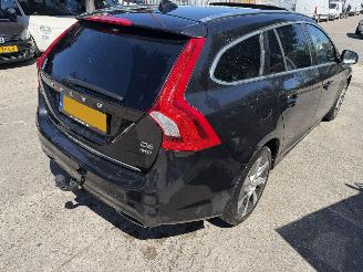 Volvo V-60 2.4 D6 AWD PHEV 158KW Clima Navi Schuifdak Camera Led Xenon picture 5