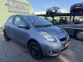 Auto incidentate Toyota Yaris 1.3 VVTi 74KW Automaat Clima Aspiration NAP 2010/6