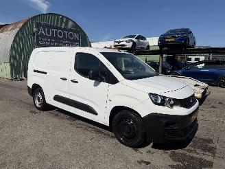 skadebil bedrijf Peugeot Partner 1.5 Bluehdi 73KW Airco Navi Schuifdeur Premium Long NAP 2022/3