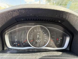 Volvo V-60 1.6 D2 Autom. 84KW Clima Navi Leer Led R-Design picture 11