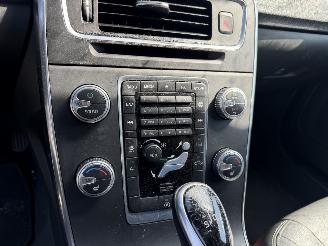 Volvo V-60 1.6 D2 Autom. 84KW Clima Navi Leer Led R-Design picture 10
