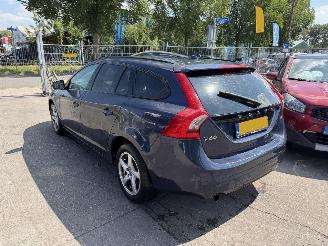 Volvo V-60 1.6 D2 Autom. 84KW Clima Navi Leer Led R-Design picture 4