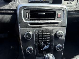 Volvo V-60 1.6 D2 Autom. 84KW Clima Navi Leer Led R-Design picture 9