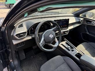 Seat Leon 2.0 TDI FR 110KW Autom. Pano Clima Navi Sportstourer Launch Edition picture 6