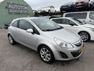 krockskadad bil auto Opel Corsa 1.2-16V 63KW Airco Anniversary Edition NAP 2012/4