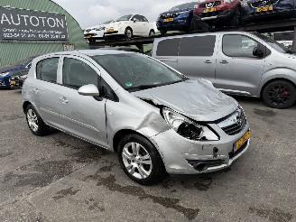 Damaged car Opel Corsa 1.4-16V 66KW Automaat Airco Enjoy 5-Drs NAP 2009/9