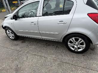 Opel Corsa 1.4-16V 66KW Automaat Airco Enjoy 5-Drs NAP picture 17