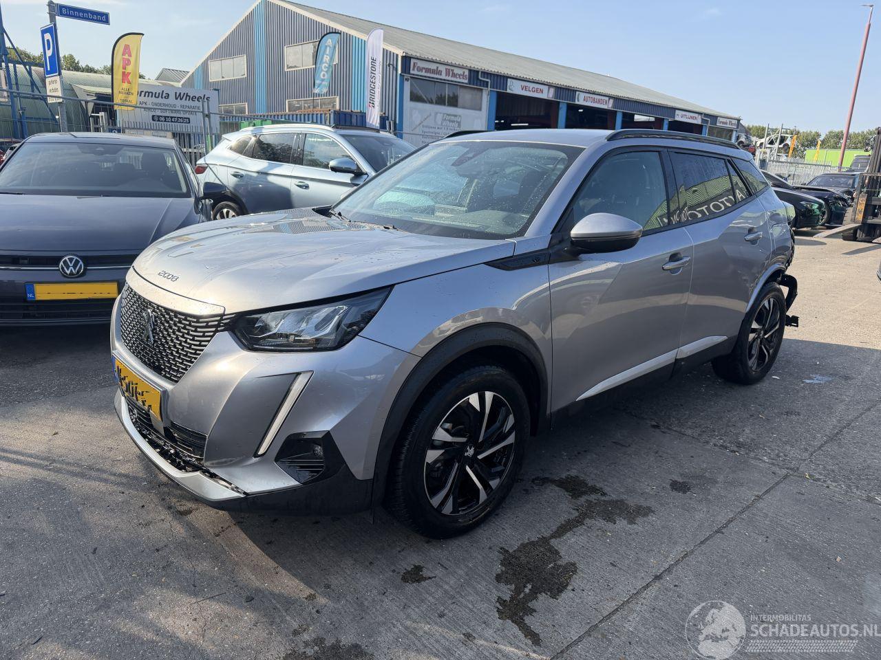 Peugeot e-2008 50 kWh 100KW Allure Pack Clima Navi Led