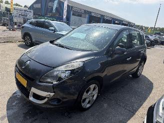Avarii autoturisme Renault Scenic 2.0 103KW Automaat Clima Navi Dynamique NAP 2011/3