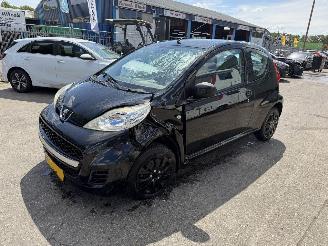 Peugeot 107 1.0-12V 50KW XR NAP picture 2
