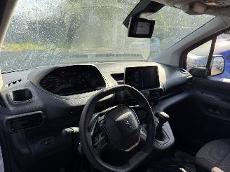 Peugeot Partner 1.5 Bluehdi 73KW Navi Airco Camera S&S L1 NAP picture 12