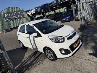 skadebil auto Kia Picanto 1.0 CVVT 51KW Airco Led BusinessLine 5-Drs NAP 2015/2