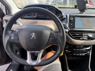 Peugeot 2008 1.2 VTI 60KW Clima Navi Led Active NAP picture 10